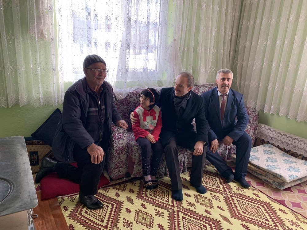 Vali Epcim köy ziyaretlerine devam ediyor 