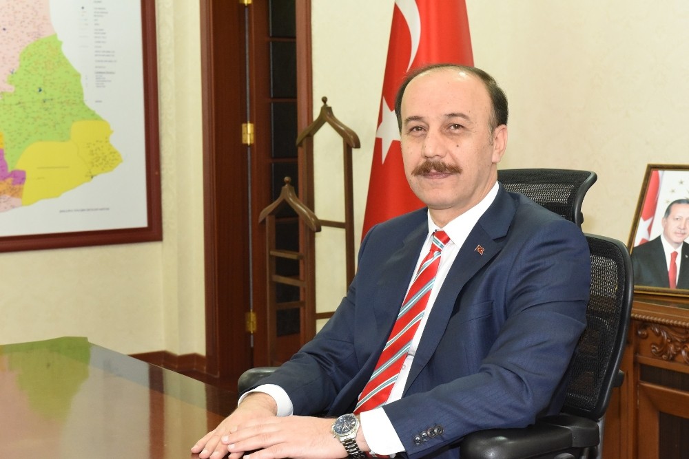 Vali Erin Berat Kandili mesajıyla vatandaşlara çağrıda bulundu 