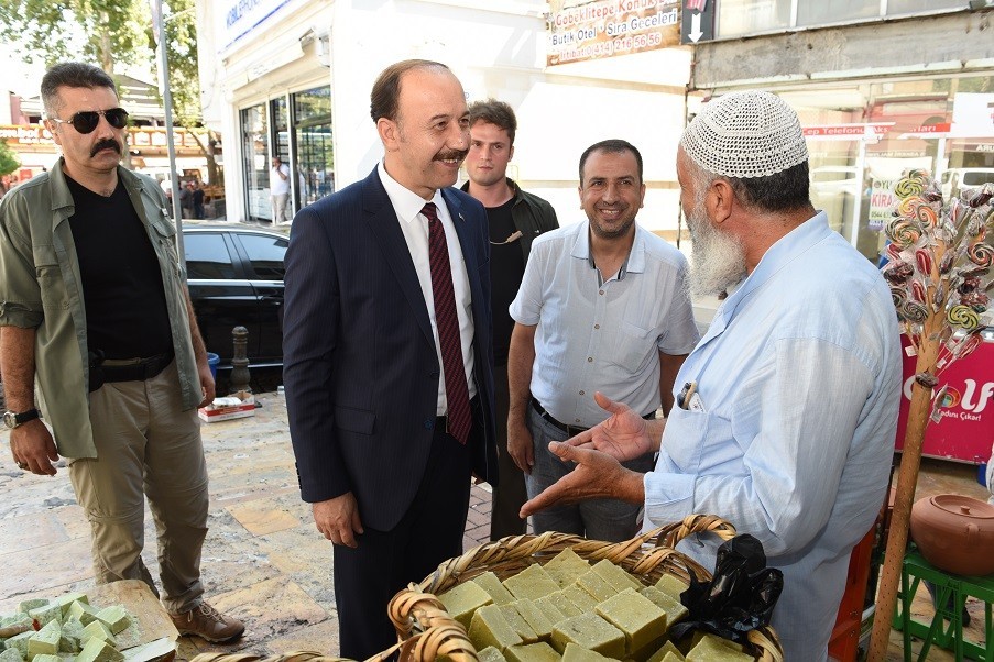 Vali Erin esnafla bir araya geldi 