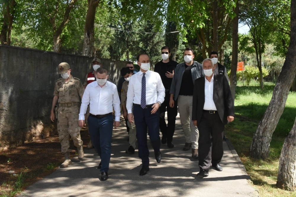 Vali Erin Eyüpnebi Ziyaretgahını inceledi 
