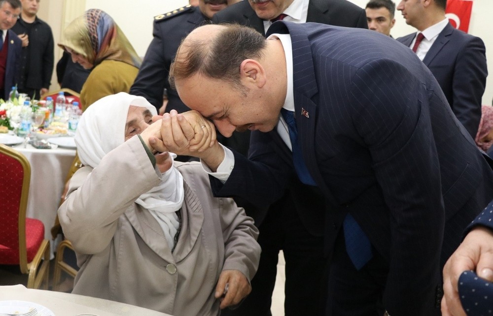 Vali Erin Kurban Bayramı’nı kutladı 