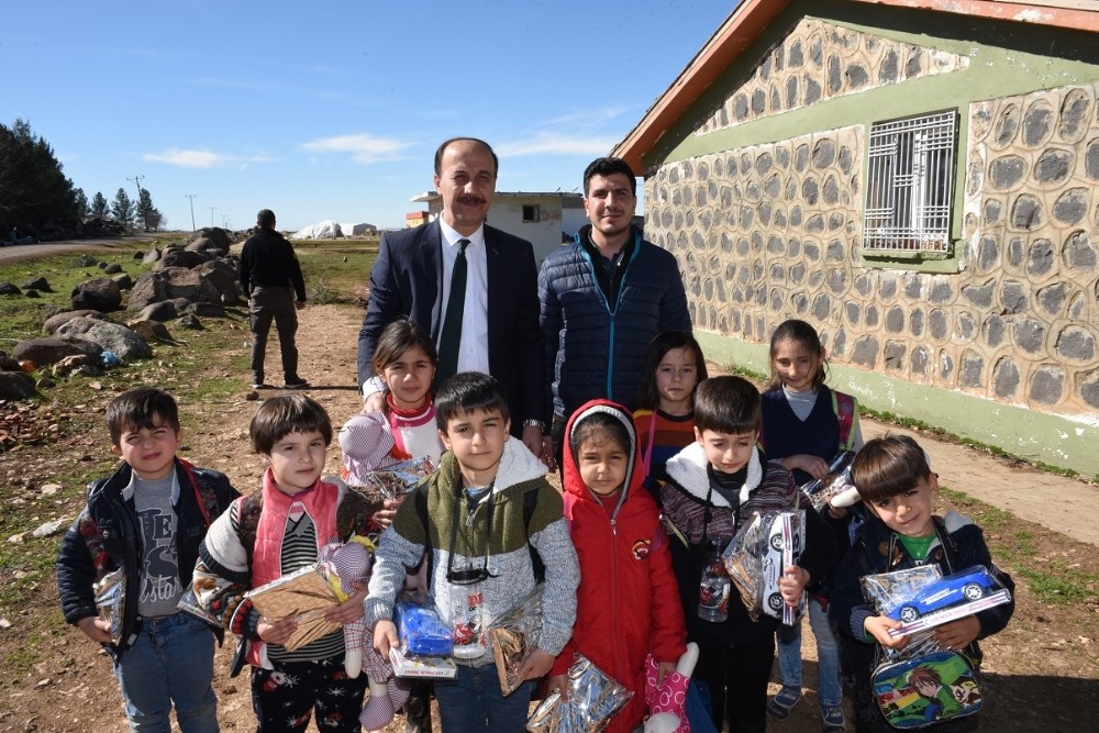 Vali Erin Siverek’te öğrencilerle buluştu 