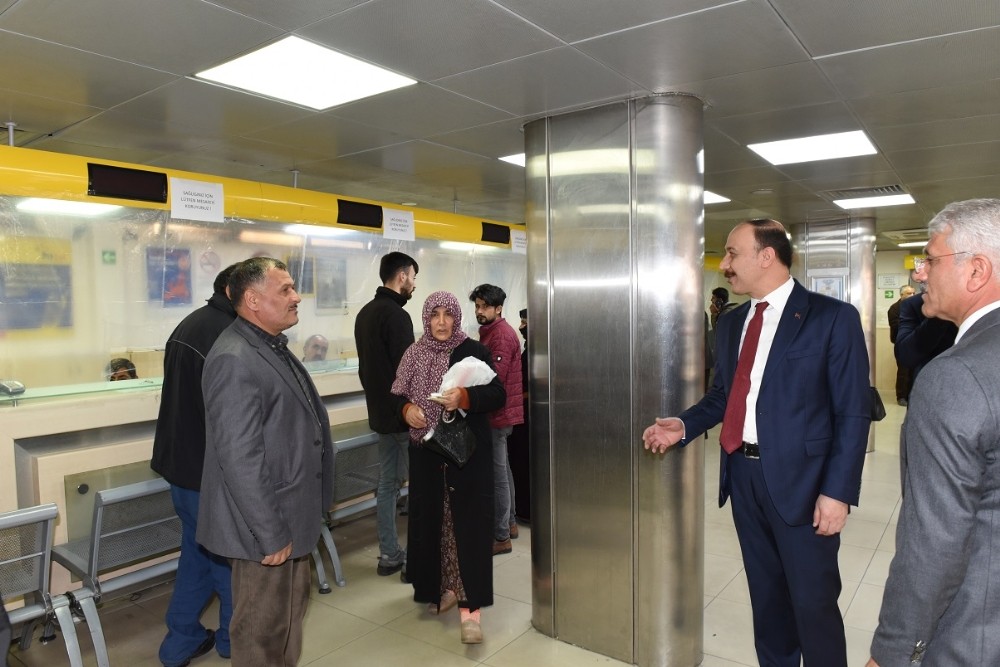 Vali Erin’den PTT İşlemlerinde sıralı sistem uyarısı 