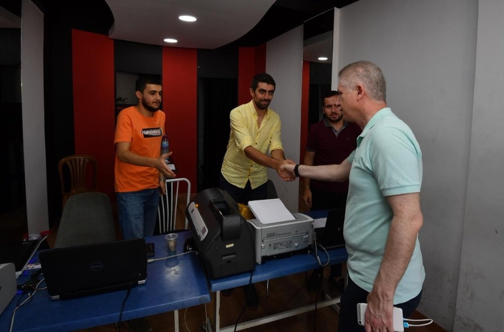 Vali Gül passolig kartını güncelledi 