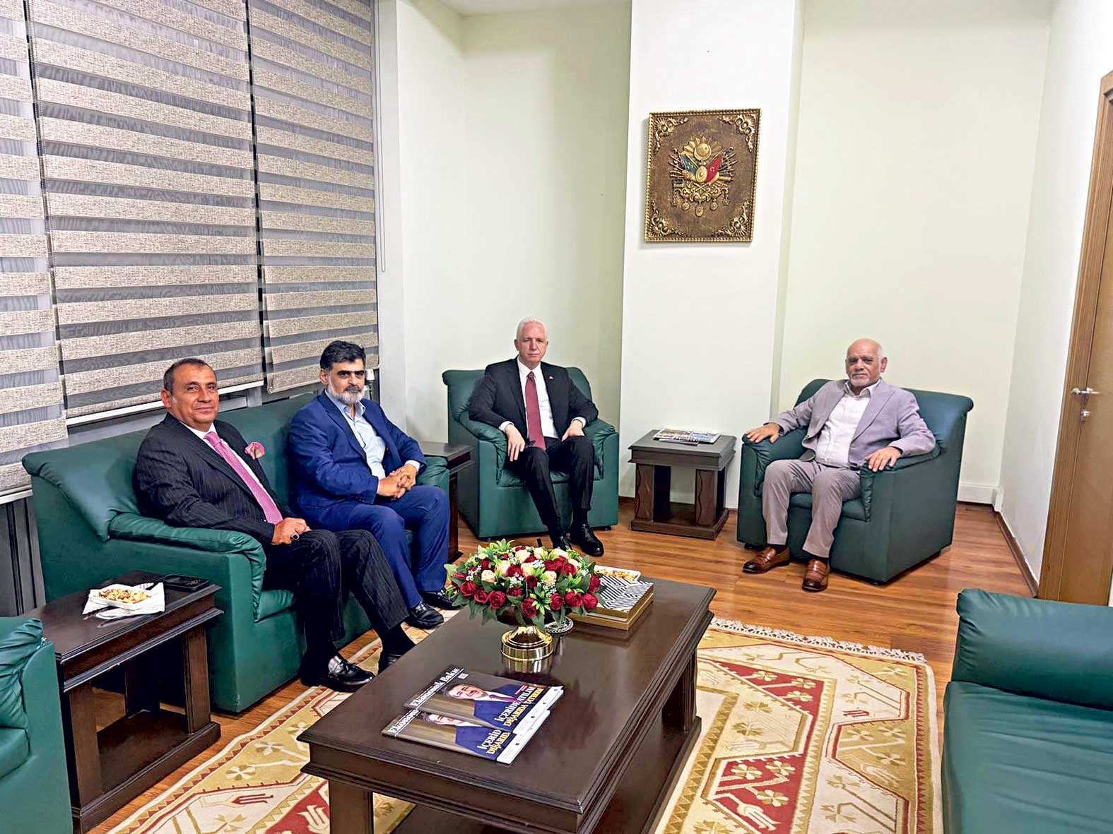 Vali Gül'den Akit Medya'ya ziyaret
