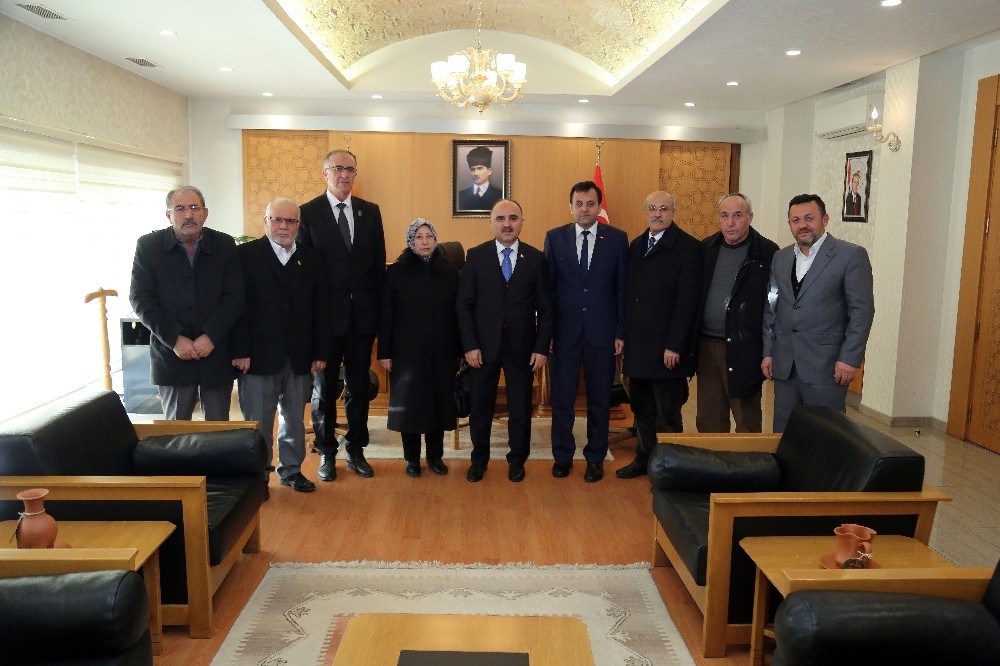 Vali Günaydın, Türkiye Harp Malulü Gaziler Şehit Dul ve Yetimleri Derneği Kayseri Şube Başkanı Ali Yavuz ve yönetimini kabul etti 