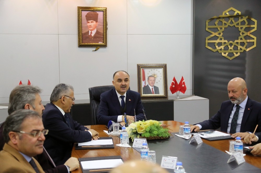 Vali Günaydın: “Yapılacak yardımlar AFAD koordinesinde olmalı” 