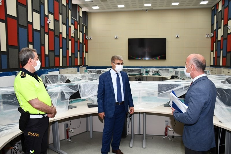 Vali Gürel, 112 Acil Çağrı Merkezi hizmet binasını inceledi 