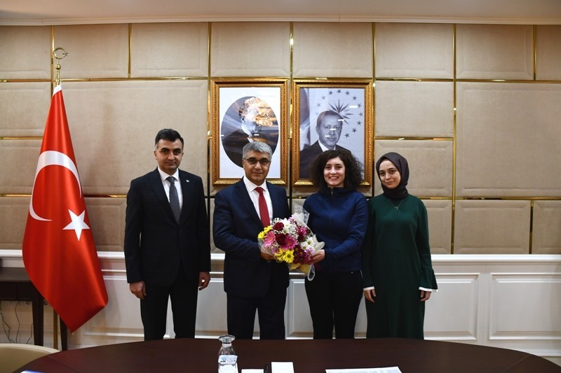 Vali Gürel aday öğretmenlerle bir araya geldi 