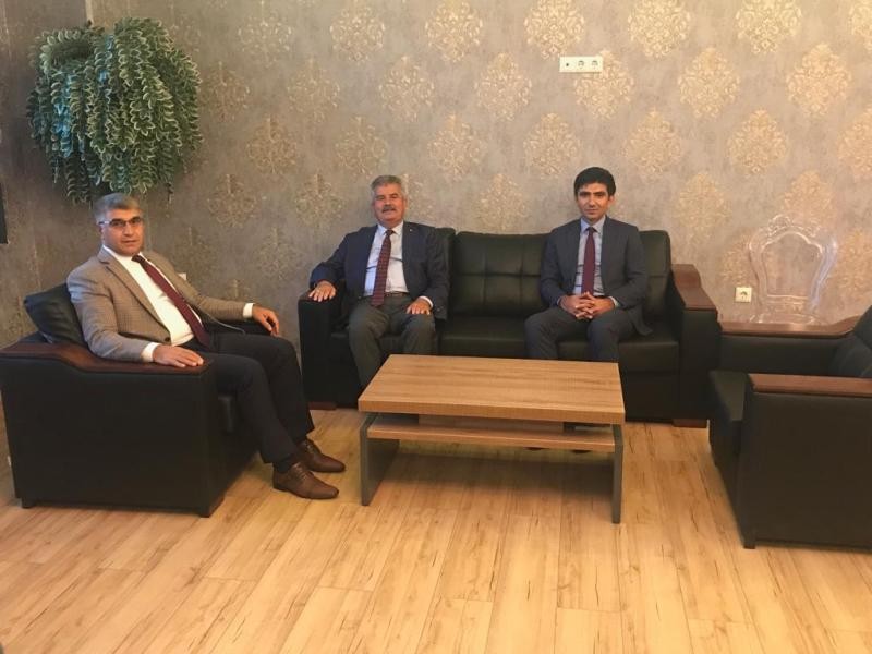 Vali Gürel Sandalye Fabrikası hakkında bilgi aldı 