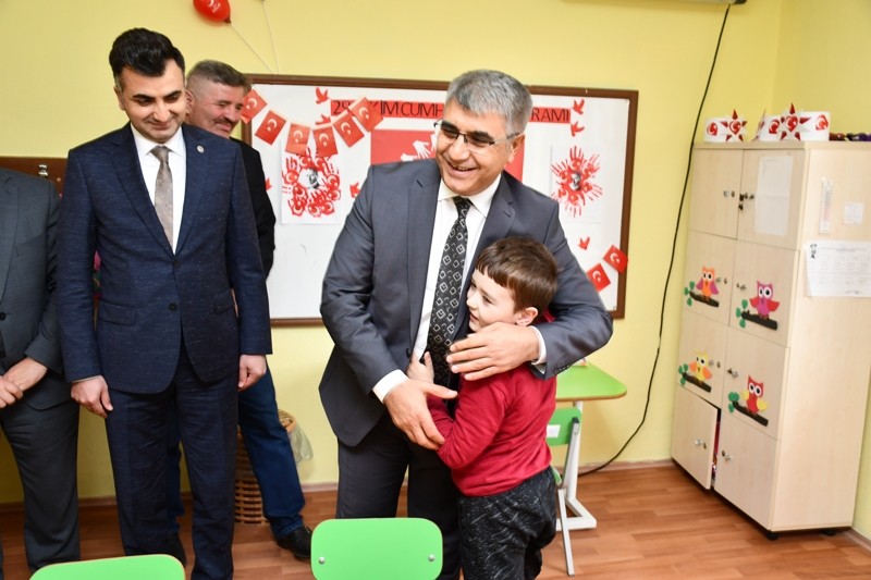Vali Gürel’den okullara ziyaret 