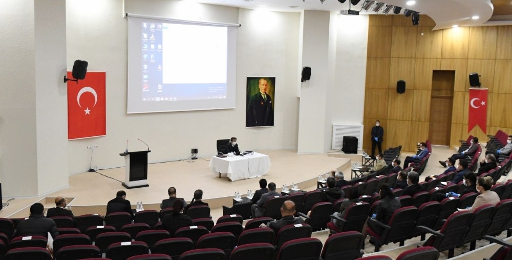 Vali Güzeloğlu başkanlığında Pandemi Kurulu Toplantısı yapıldı 