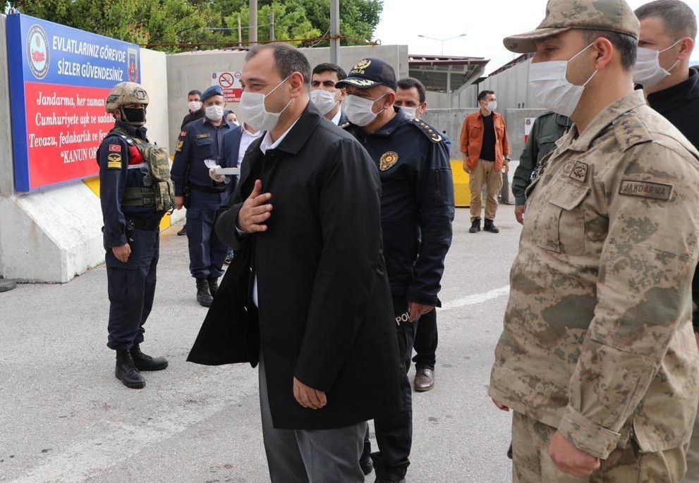 Vali Kaldırım;