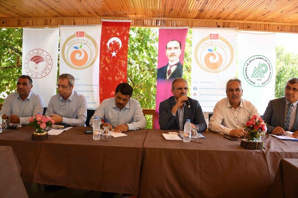 Vali Karaloğlu Manavgat’ta muhtarlarla buluştu 