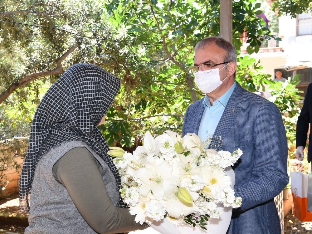 Vali Karaloğlu’undan Şehit annelerine ’Anneler Günü’ ziyareti 
