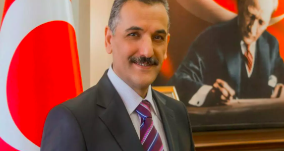 Vali Kaymak istifa etti