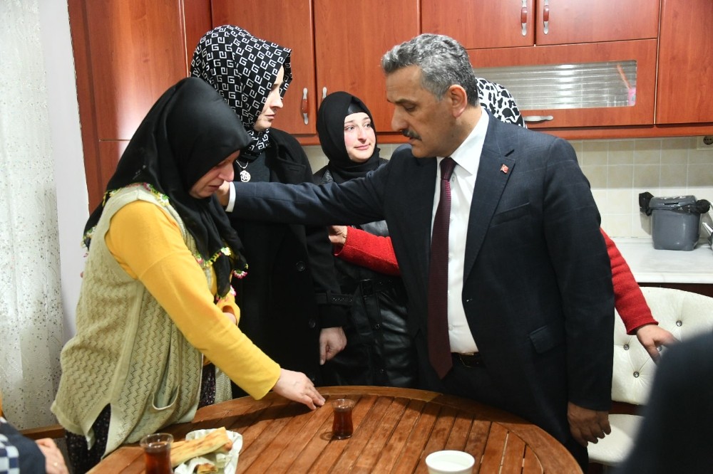 Vali Kaymak’tan şehidin ailesine taziye 