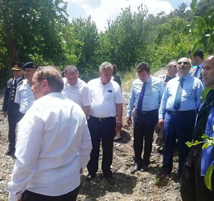 Vali Köşger dolunun vurduğu kiraz üreticisini dinledi 