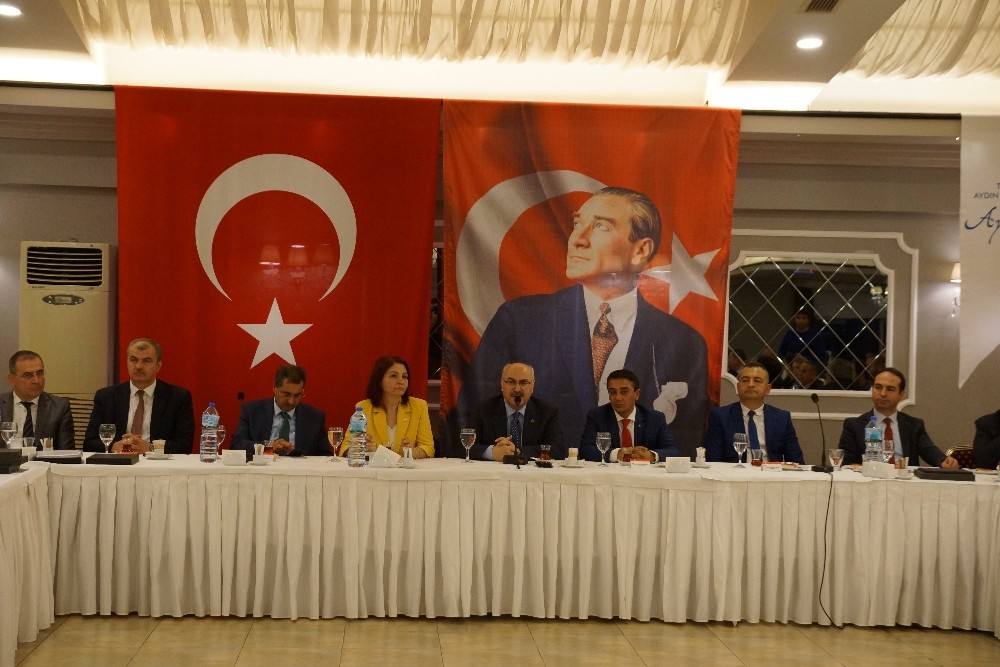 Vali Köşger, gazeteciler ile yemekte buluştu 