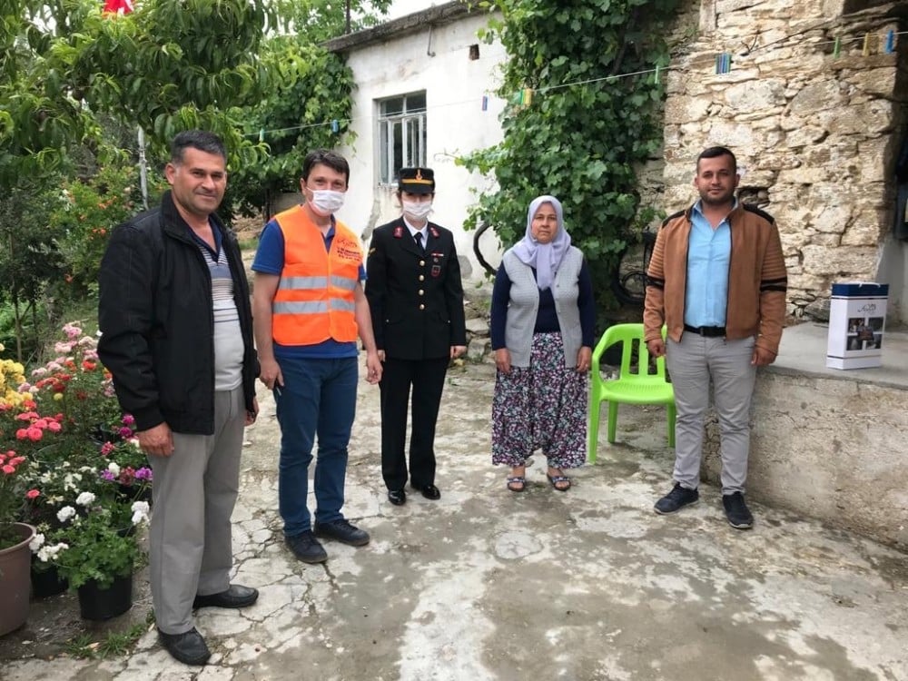 Vali Köşger şehit aileleri ve gazilerin bayramını kutladı 
