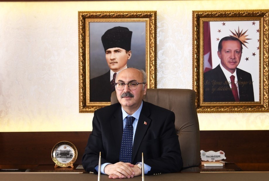 Vali Köşger’den Aydınlılara ’evde kalın’ uyarısı 