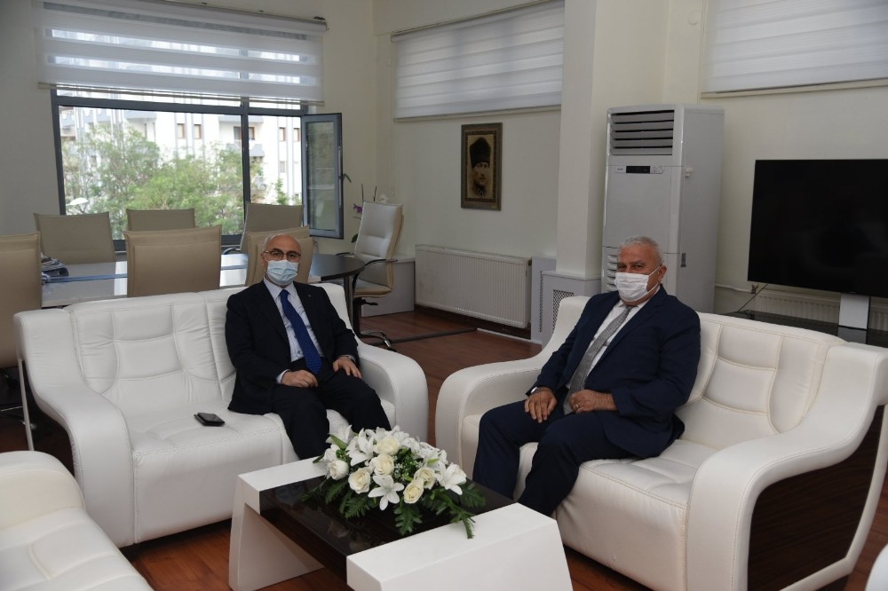 Vali Köşger’den Başkan Atay’a veda ziyareti 