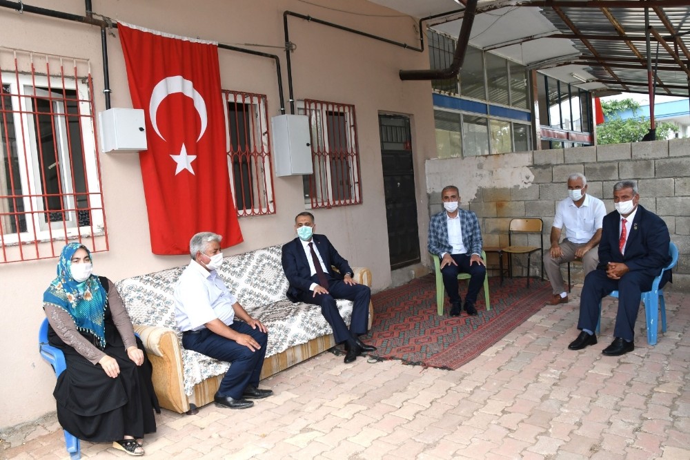 Vali Mahmut Çuhadar’dan şehit ailelerine ziyaret 