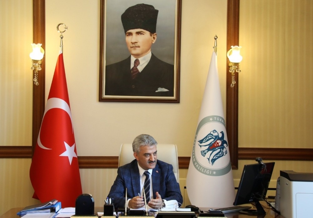 Vali Makas, gazetecilerle bir araya geldi 