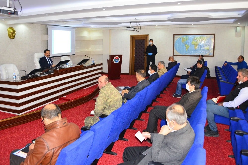 Vali Masatlı başkanlığında korona virüs gündemiyle İl Pandemi Kurulu Toplantısı düzenlendi 