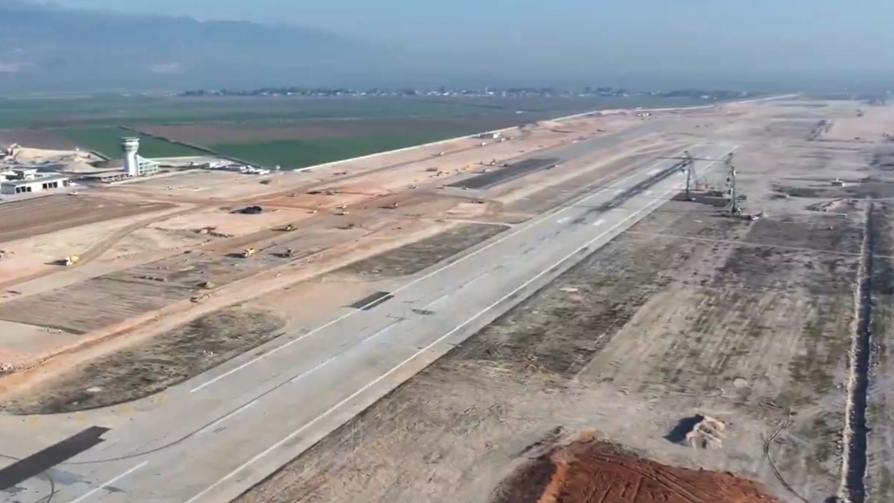 Vali Masatlı, Hatay Havalimanı çalışmalarını inceledi