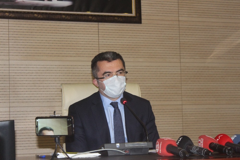 Vali Memiş: “Erzurum’da maskesiz sokağa çıkmak kesinlikle yasak” 
