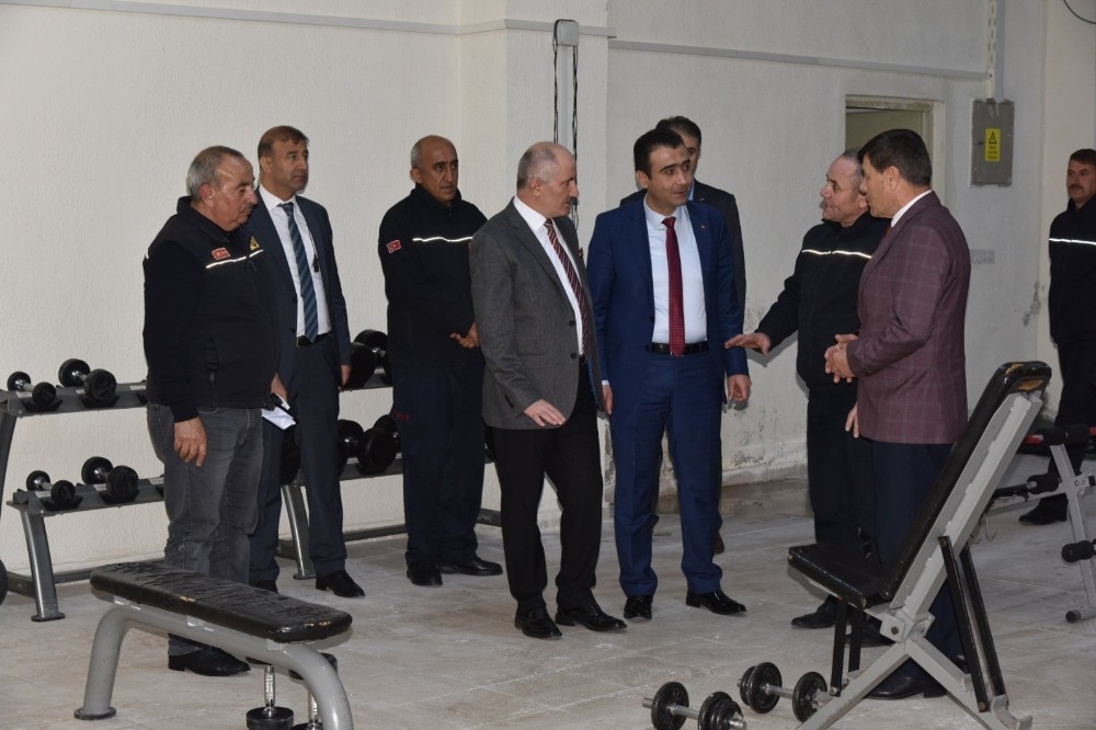 Vali Meral, itfaiyeyi ziyaret etti 