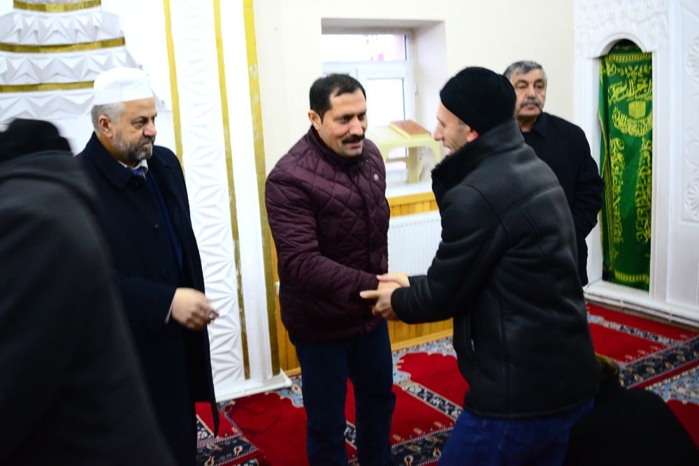Vali Mustafa Masatlı sabah namazında vatandaşlarla buluşmasını sürdürdü 