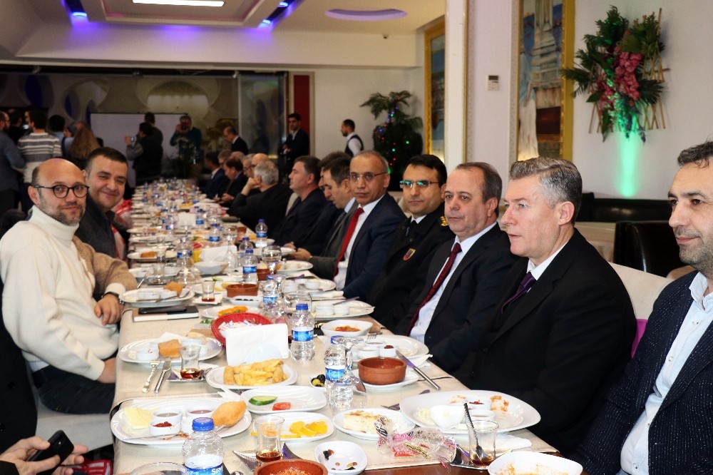 Vali Nayir, gazetecilerle buluştu 