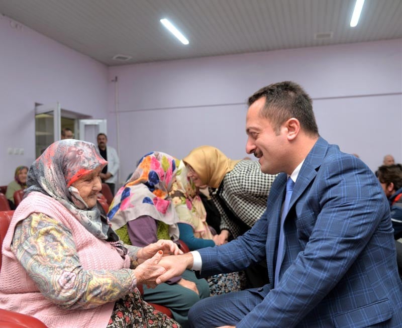 Vali Şentürk’den huzurevi sakinleri ile çocuk ve sevgi evlerine ziyaret 