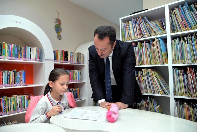 Vali Şentürk’ten kütüphane ziyareti 
