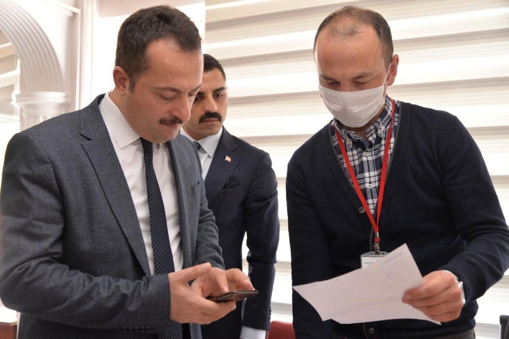 Vali Şentürk’ten Saadet nineye özel telefon 