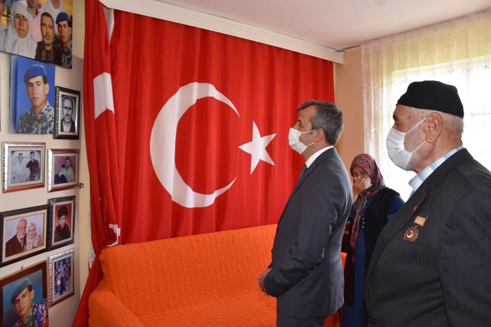 Vali Sezer: 