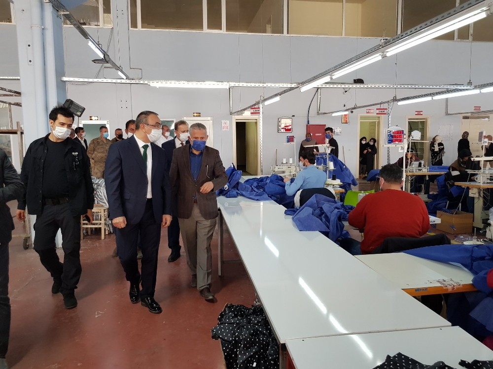 Vali Soytürk OSB’de üretim yapan tesisleri denetledi 