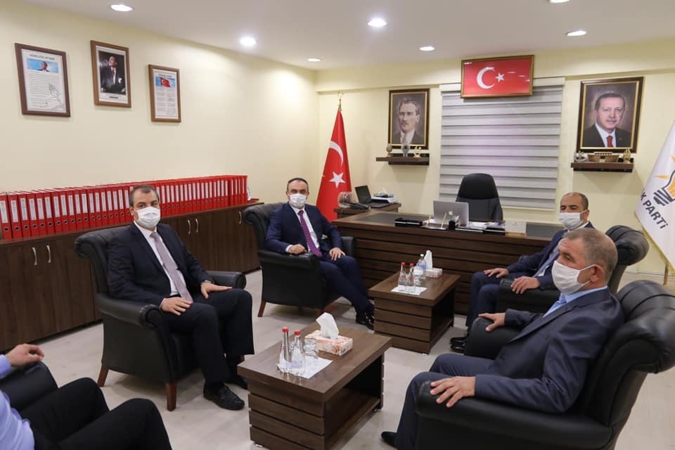 Vali Soytürk TBMM’de gurubu olan siyasi partileri ziyaret etti 