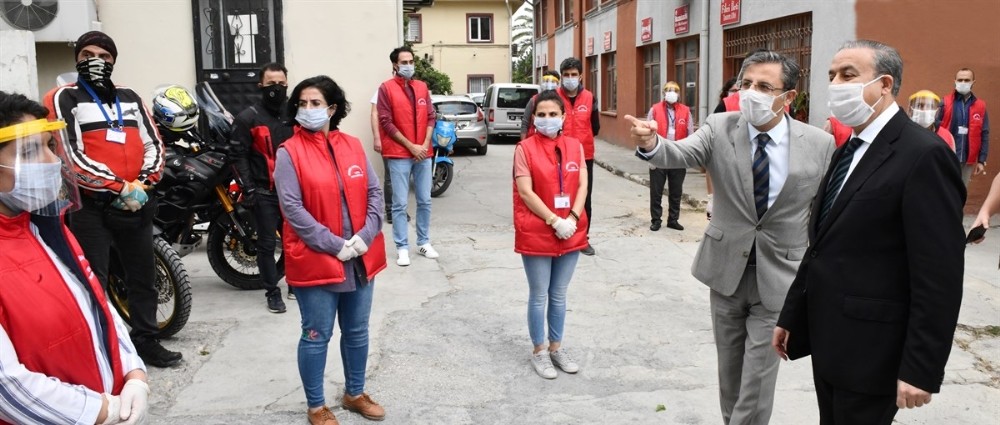 Vali Su, Vefa Sosyal Destek Grubu görevlilerini ziyaret etti 
