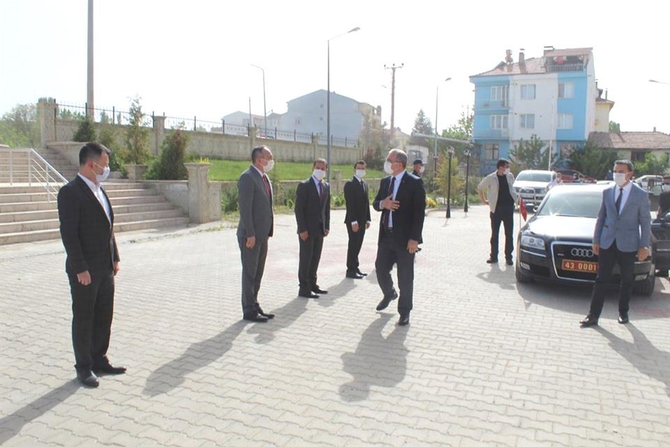Vali Toraman, ilçelerdeki Korona virüs tedbirlerini denetledi 