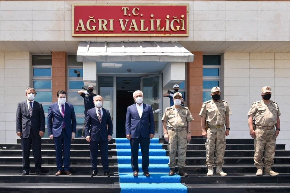 Vali Varol görevindeki ilk gününde ziyaretlerde bulundu 