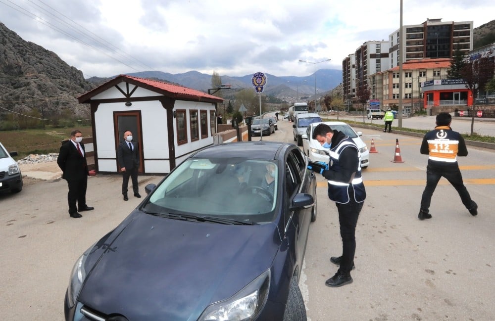 Vali Varol’dan uygulama noktalarındaki korona virüs denetimlerine sıkı takip 