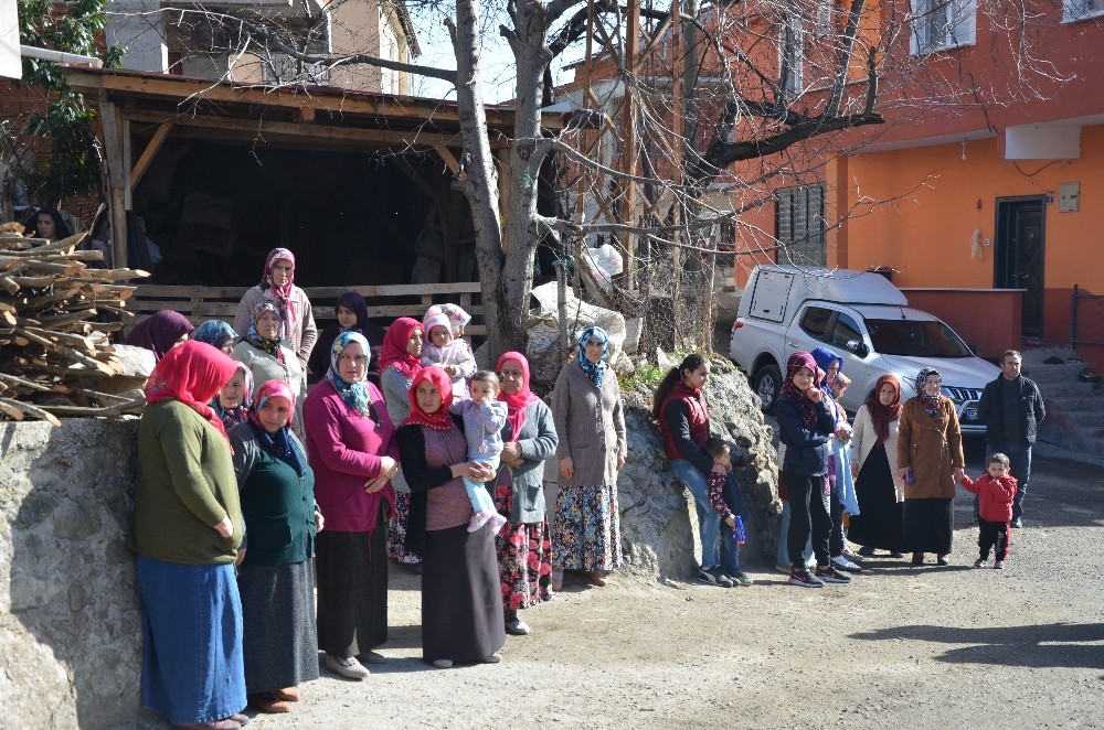 Vali Yavuz: “Heyelandan 17 bina ve 27 vatandaş etkilendi” 