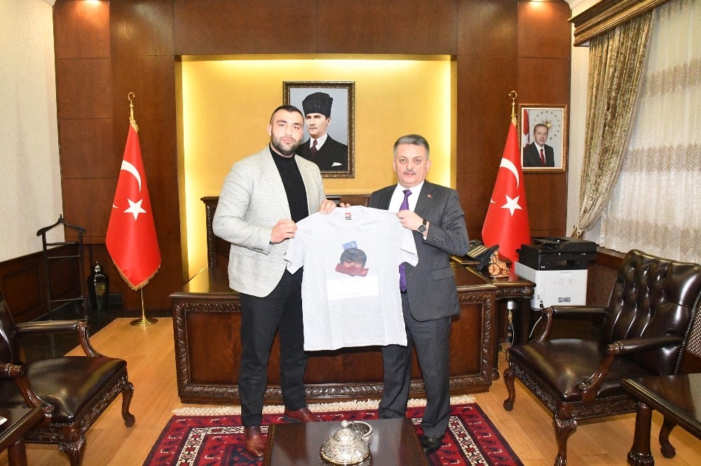 Vali Yazıcı, Avrupa şampiyonu Demirezen’i kabul etti 