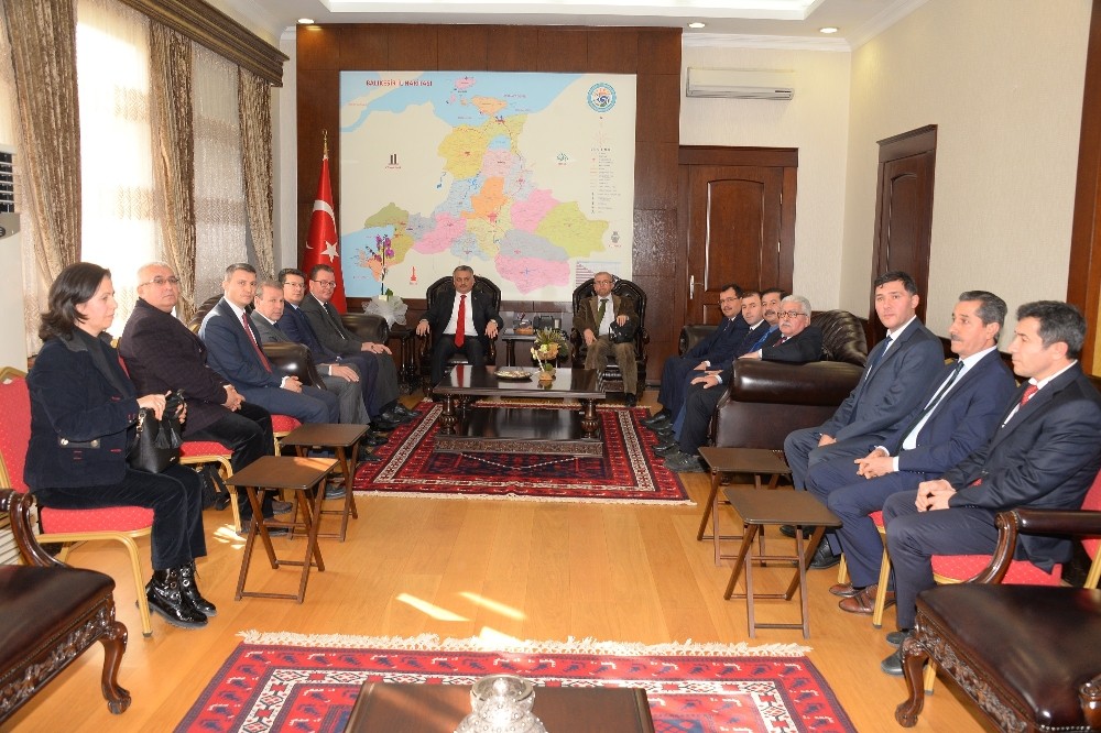 Vali Yazıcı, 