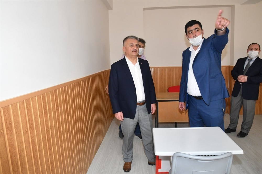 Vali Yazıcı Bigadiç’te kamu yatırımlarını inceledi 