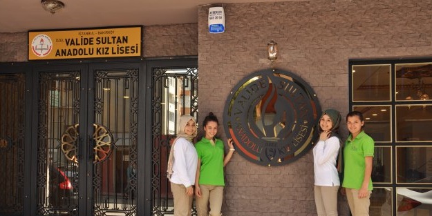 Valide Sultan'dan davet var