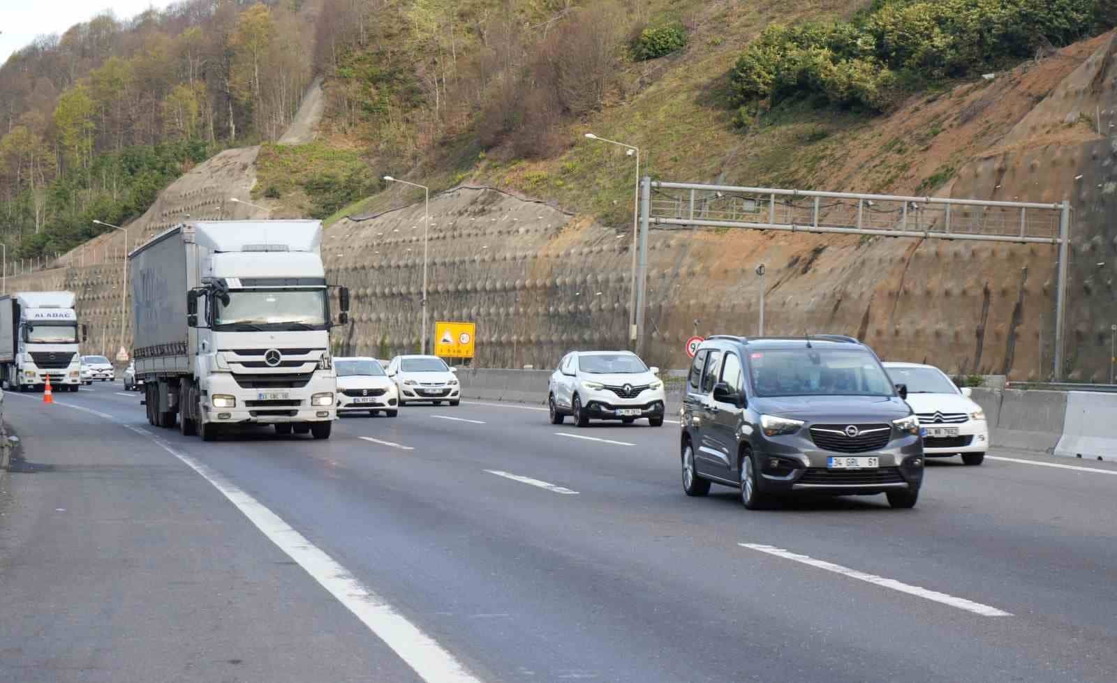 Valilik açıkladı! Kamyon, çekici ve tankerlerin yola çıkması yasak!